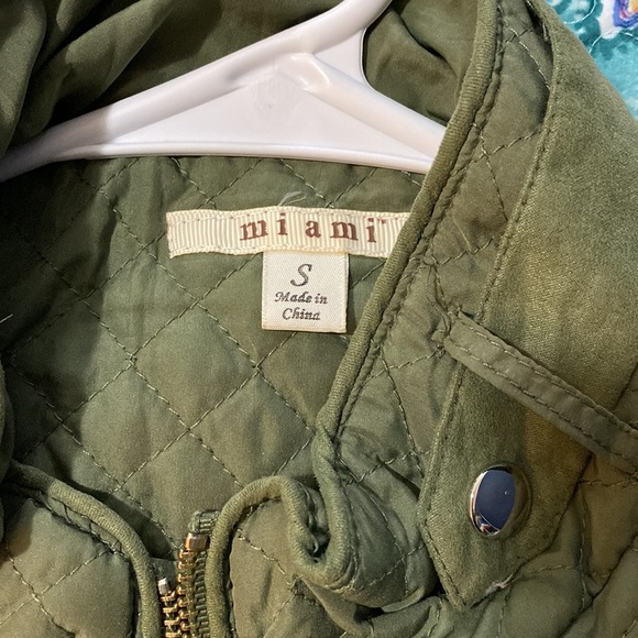 Miami Olive Green Puffer Vest - Picture 3 of 4